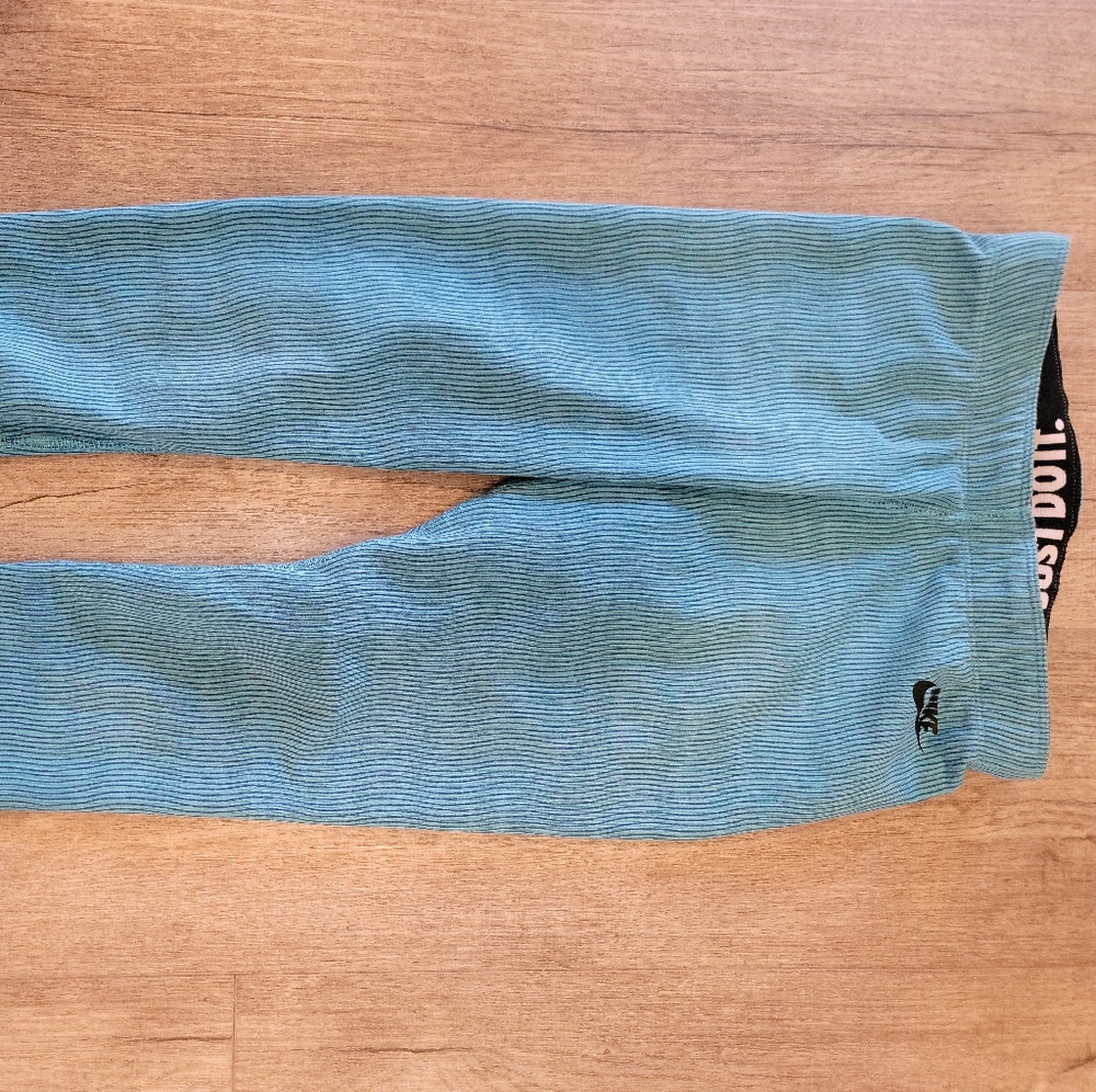Nike Capri workout pants